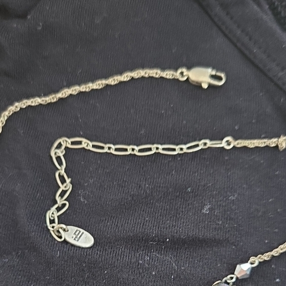 Elegant Silver beaded Necklace - Picture 3 of 6